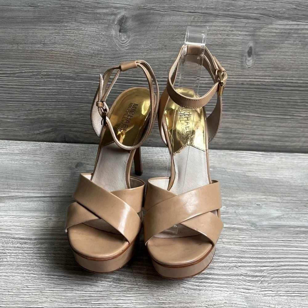 Michael Kors Gideon leather taupe beige platform strappy sandal heels size 7.5